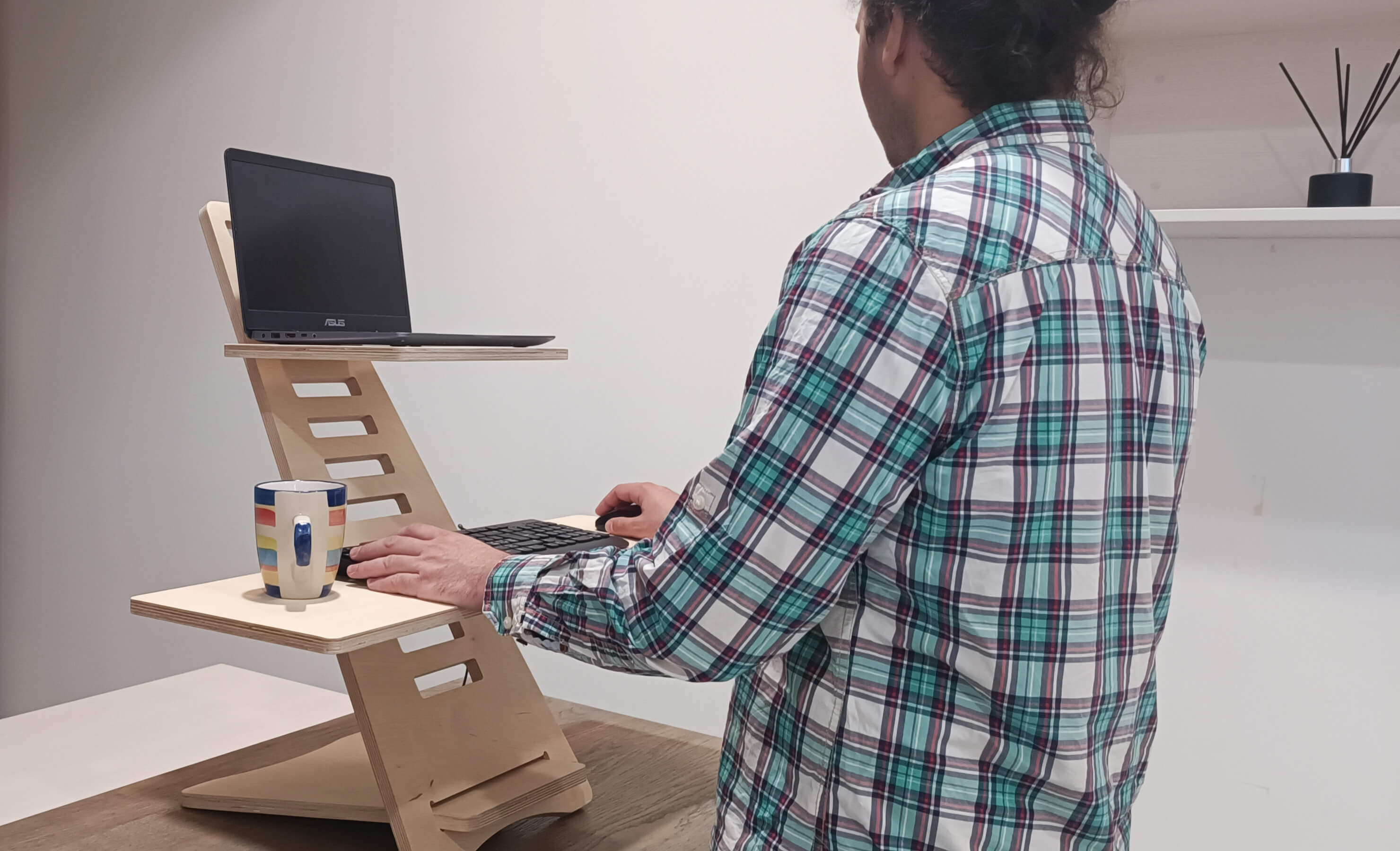 standing desk flowdesk vyhody statia